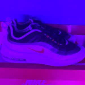 Nike Air Max Axis
